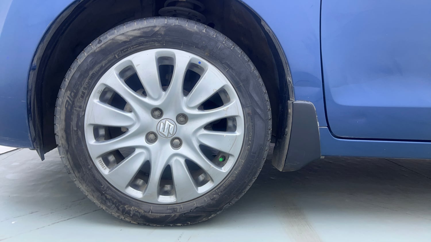 Used 2018 Maruti Suzuki Baleno Alpha 1.2 Petrol Manual tyres LEFT FRONT TYRE RIM VIEW