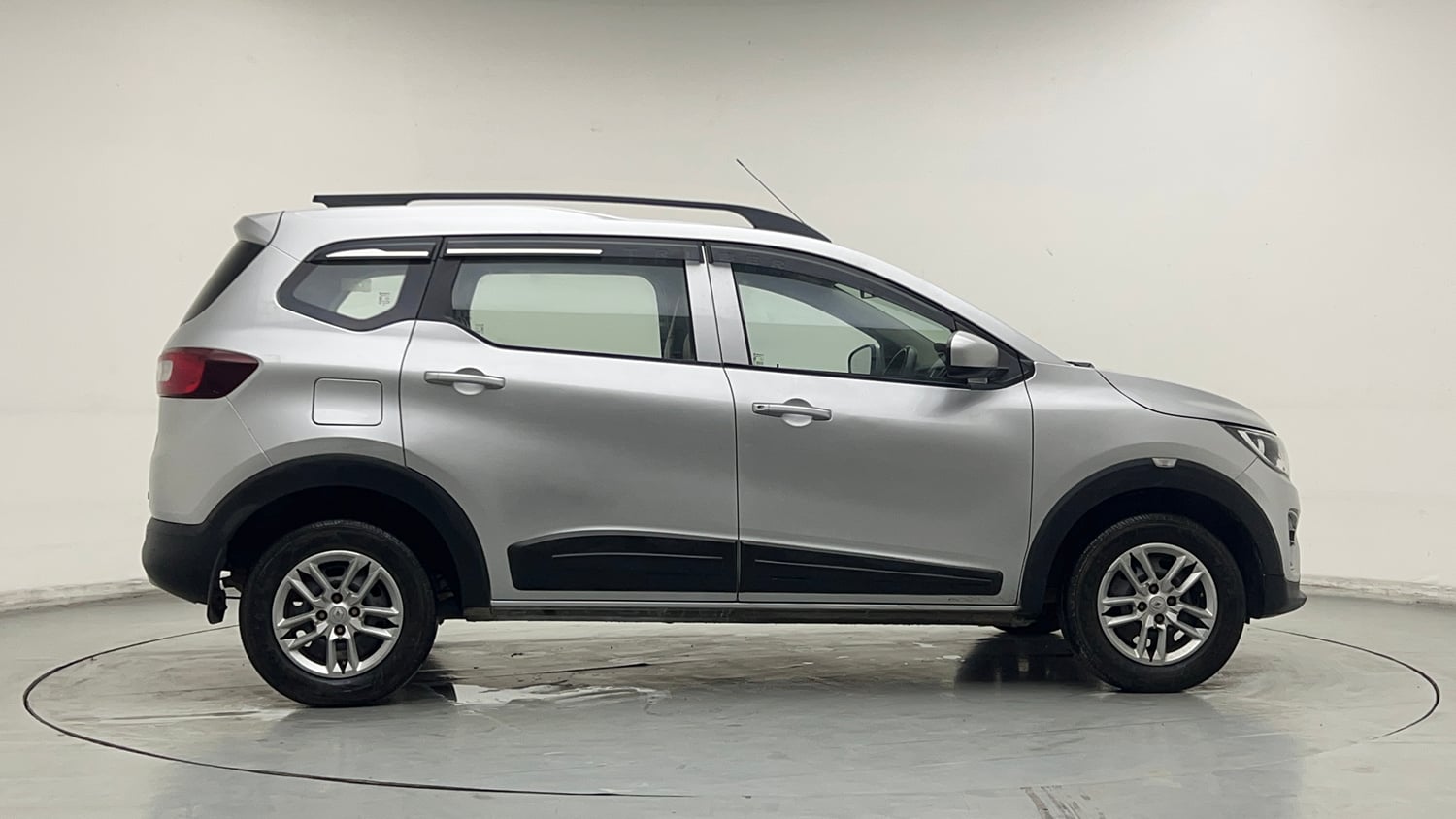Used 2020 Renault Triber RXL Petrol Manual exterior RIGHT SIDE VIEW