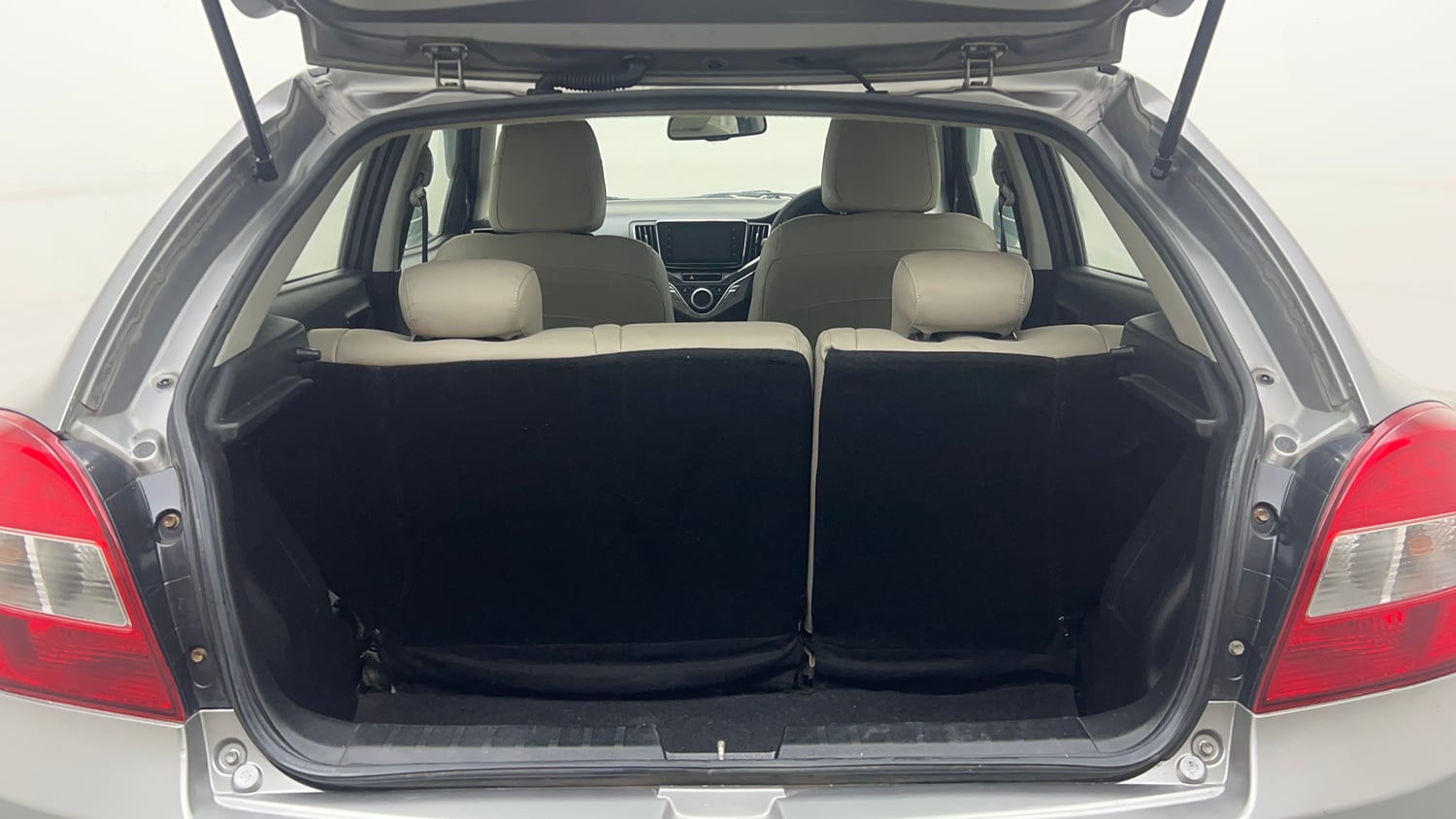 Used 2019 Maruti Suzuki Baleno Zeta Automatic Petrol Automatic interior DICKY INSIDE VIEW