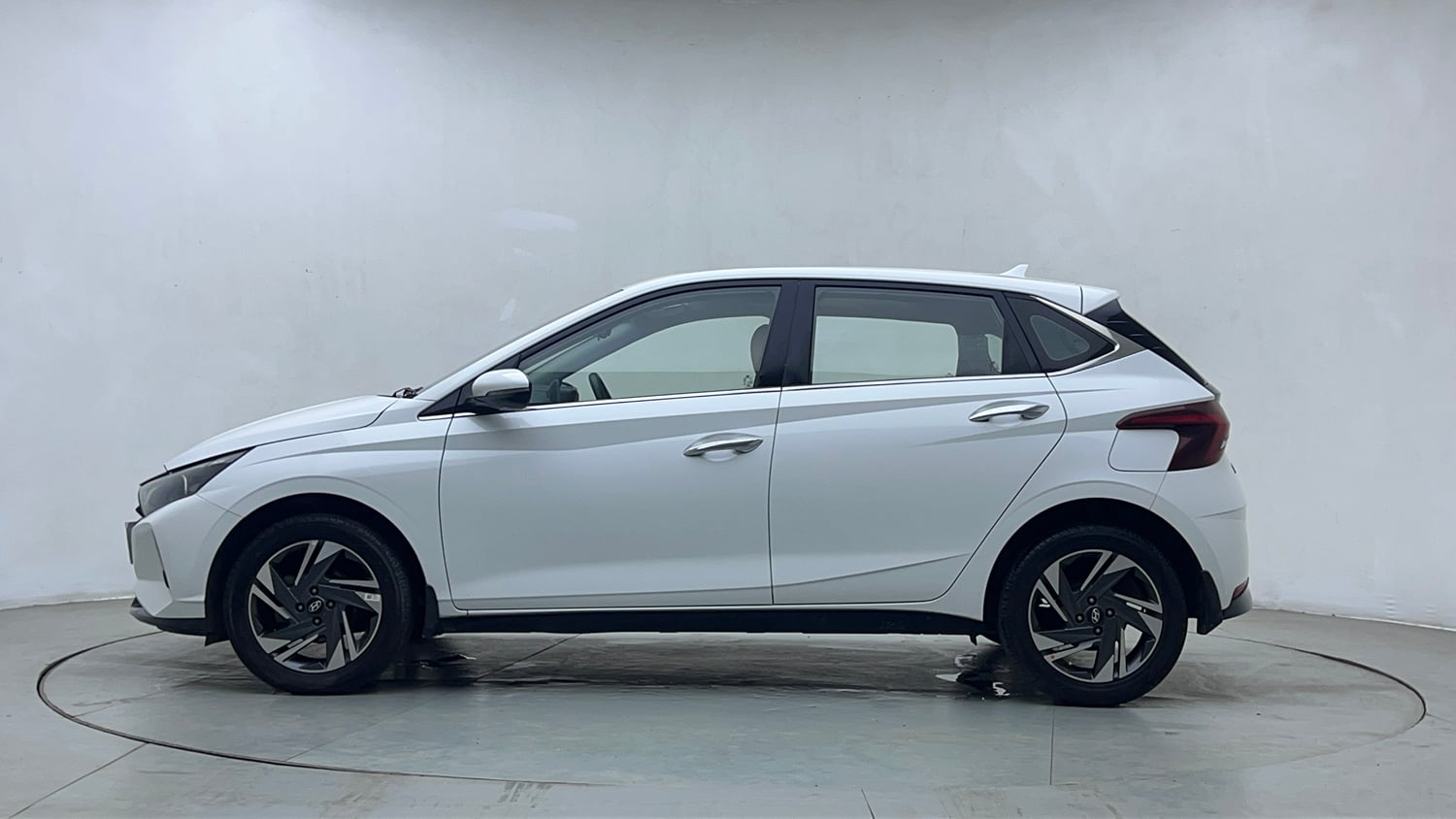 Used 2021 Hyundai New i20 Asta (O) 1.0 Turbo DCT Petrol Automatic exterior LEFT SIDE VIEW