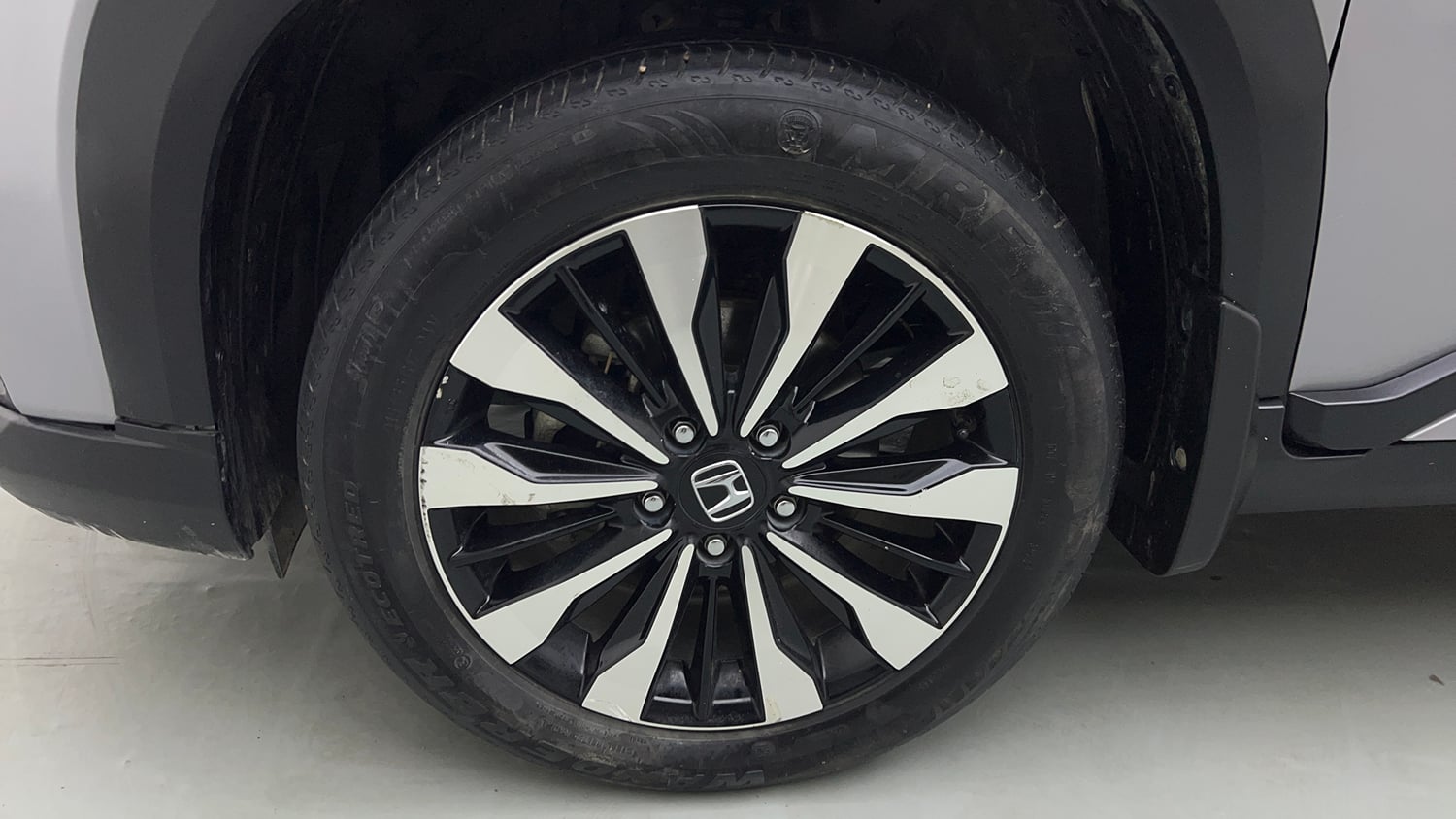 Used 2025 Honda Elevate ZX CVT Petrol Automatic tyres LEFT FRONT TYRE RIM VIEW