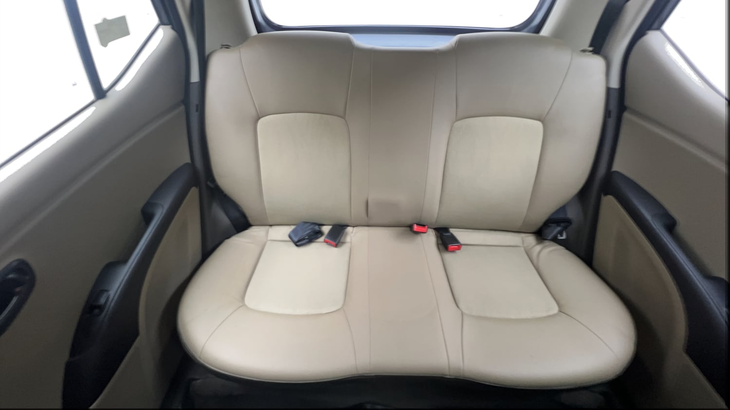 Used 2014 Hyundai i10 Magna 1.1 iRDE2 Petrol Manual interior REAR SEAT CONDITION VIEW