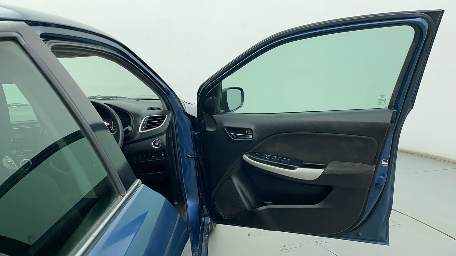 Used 2018 Maruti Suzuki Baleno Zeta 1.2 Petrol Manual interior RIGHT FRONT DOOR OPEN VIEW