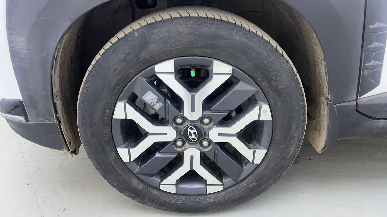 Used 2025 Hyundai Exter SX (O) Connect 1.2 MT Petrol Manual tyres LEFT FRONT TYRE RIM VIEW