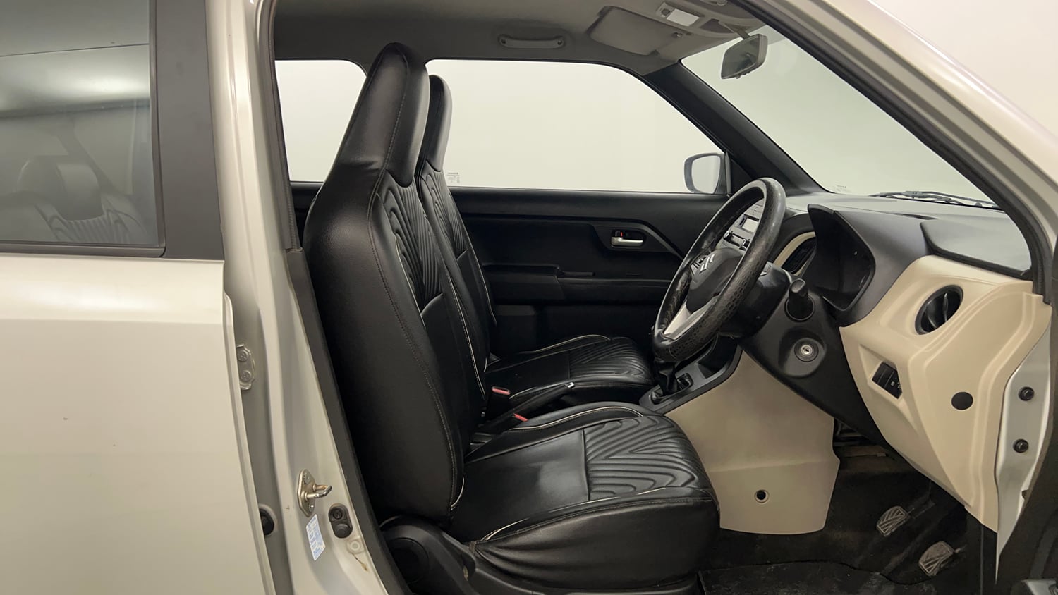 Used 2019 Maruti Suzuki Wagon R VXi 1.2 Petrol Manual interior RIGHT SIDE FRONT DOOR CABIN VIEW