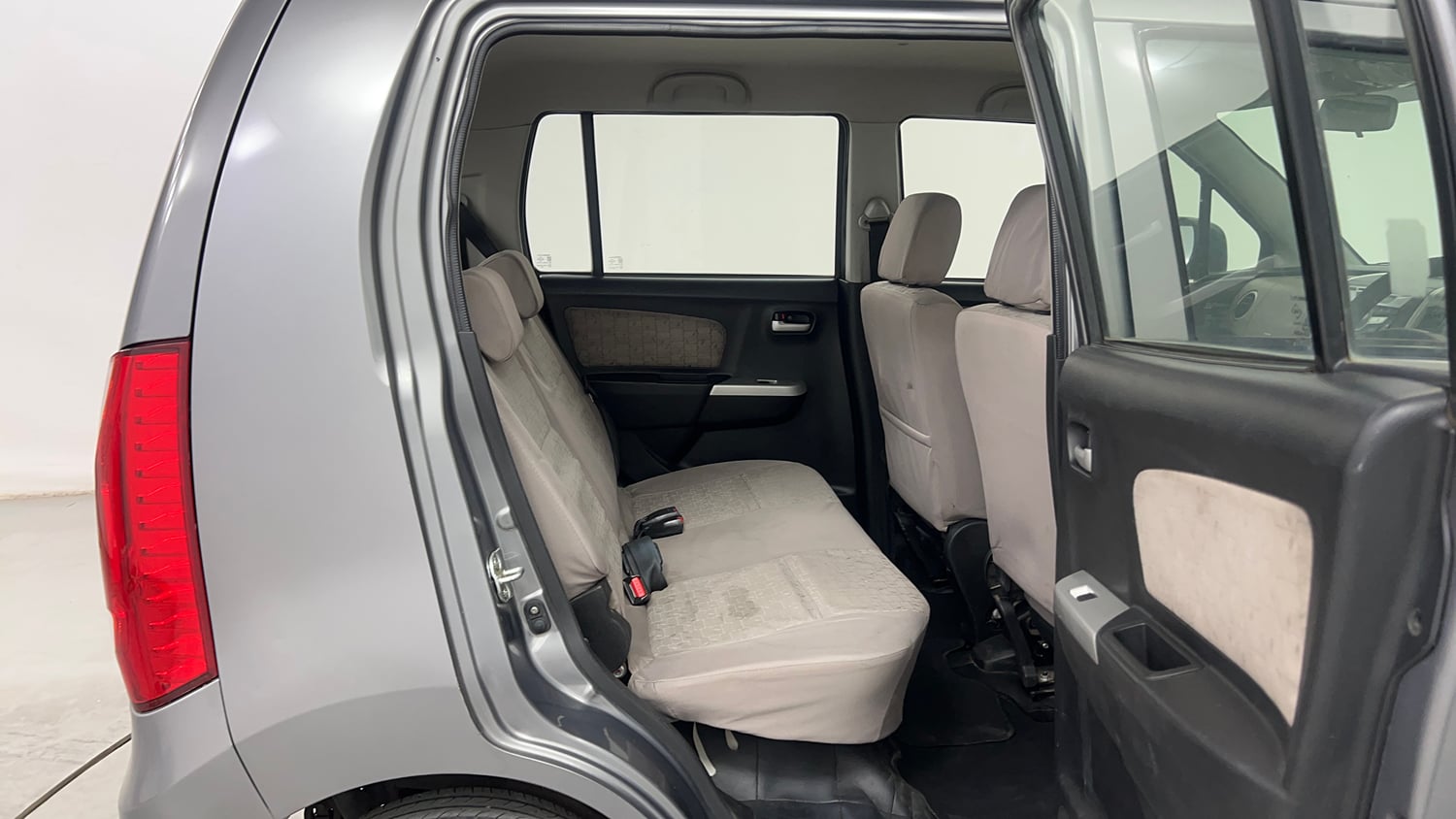 Used 2014 Maruti Suzuki Wagon R 1.0 VXI Petrol + CNG (Outside Fitted) Cng Manual interior RIGHT SIDE REAR DOOR CABIN VIEW