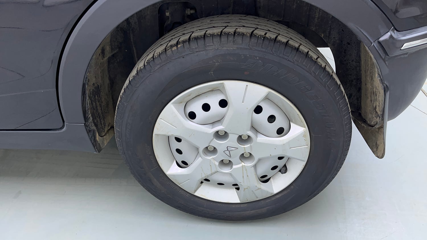 Used 2023 Mahindra XUV 300 W4 1.2 Petrol Petrol Manual tyres LEFT REAR TYRE RIM VIEW