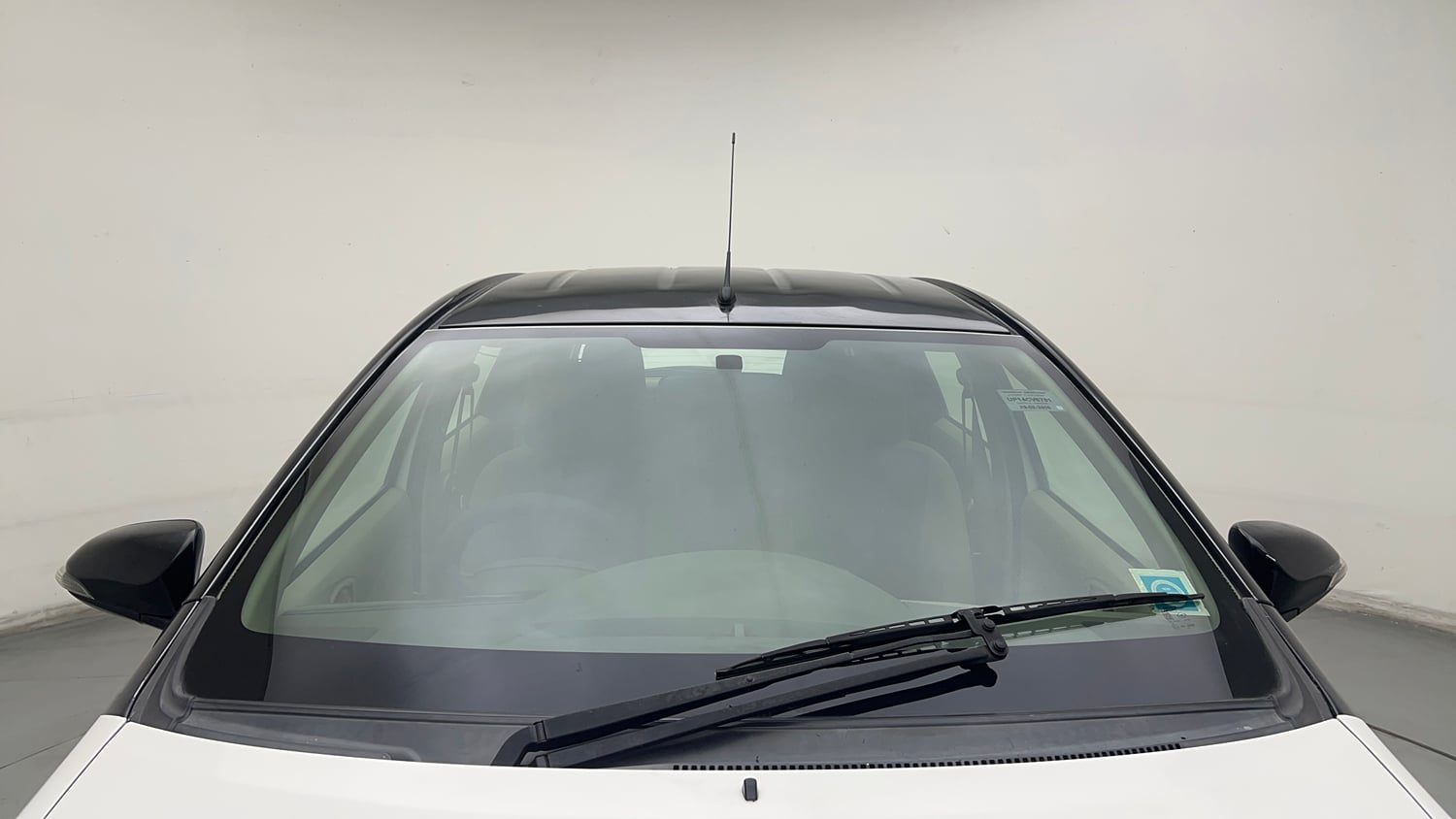 Used 2016 Toyota Etios Liva V Petrol Manual exterior FRONT WINDSHIELD VIEW