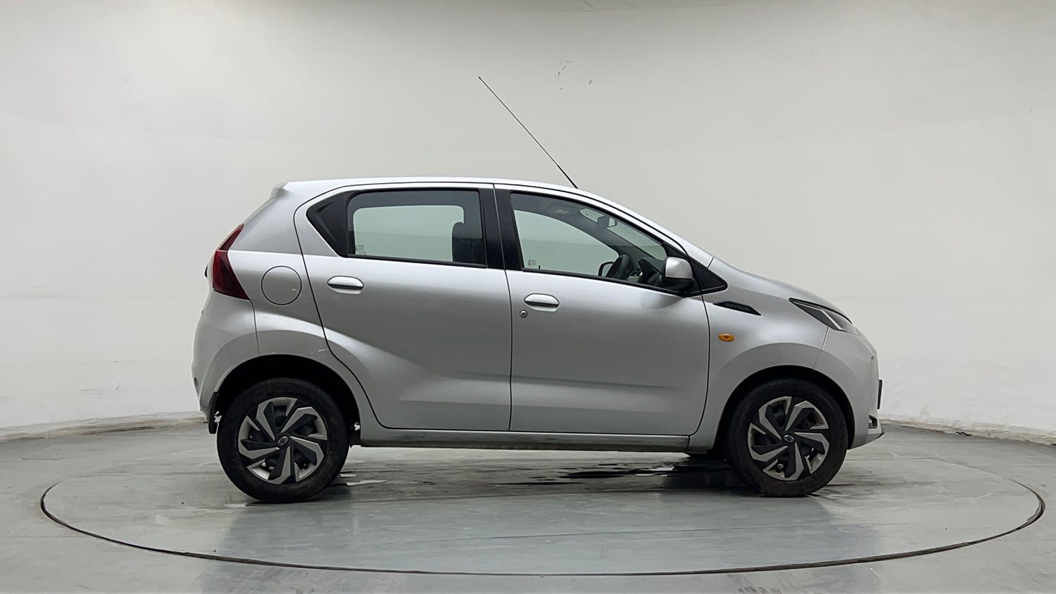 Used 2021 Datsun Redi-GO T(O) 1.0 AMT Petrol Automatic exterior RIGHT SIDE VIEW