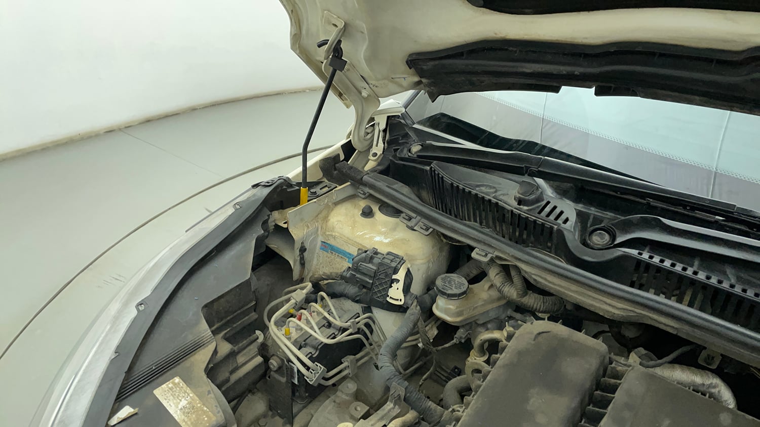 Used 2021 Tata Nexon XZA Plus Diesel Diesel Automatic engine ENGINE RIGHT SIDE HINGE & APRON VIEW