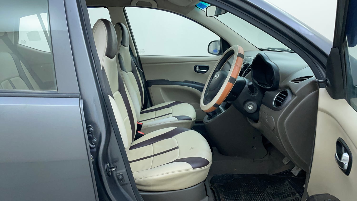 Used 2012 Hyundai i10 Magna 1.1 iRDE2 Petrol Manual interior RIGHT SIDE FRONT DOOR CABIN VIEW
