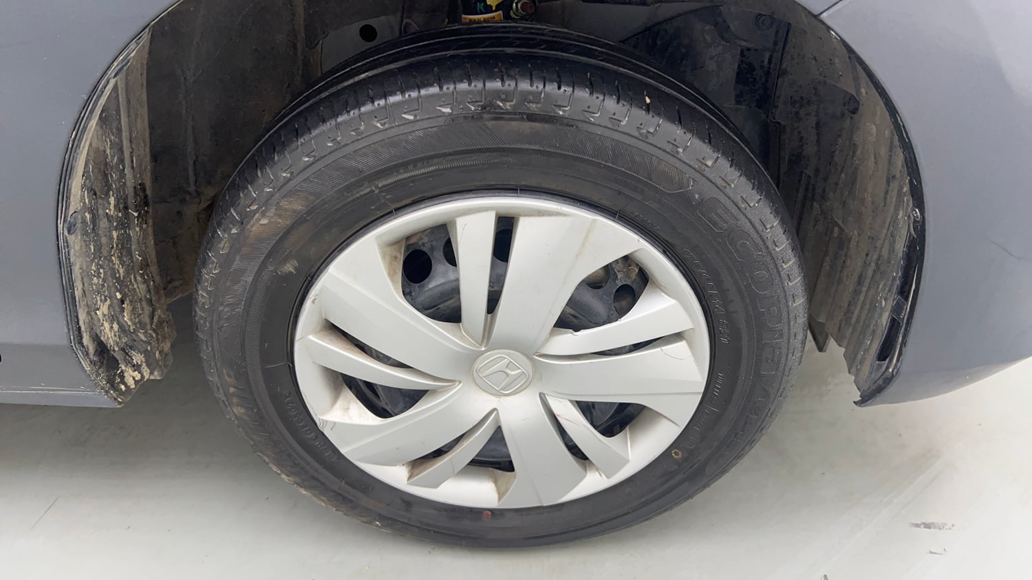 Used 2022 Honda Amaze S MT 1.2 Petrol Petrol Manual tyres RIGHT FRONT TYRE RIM VIEW