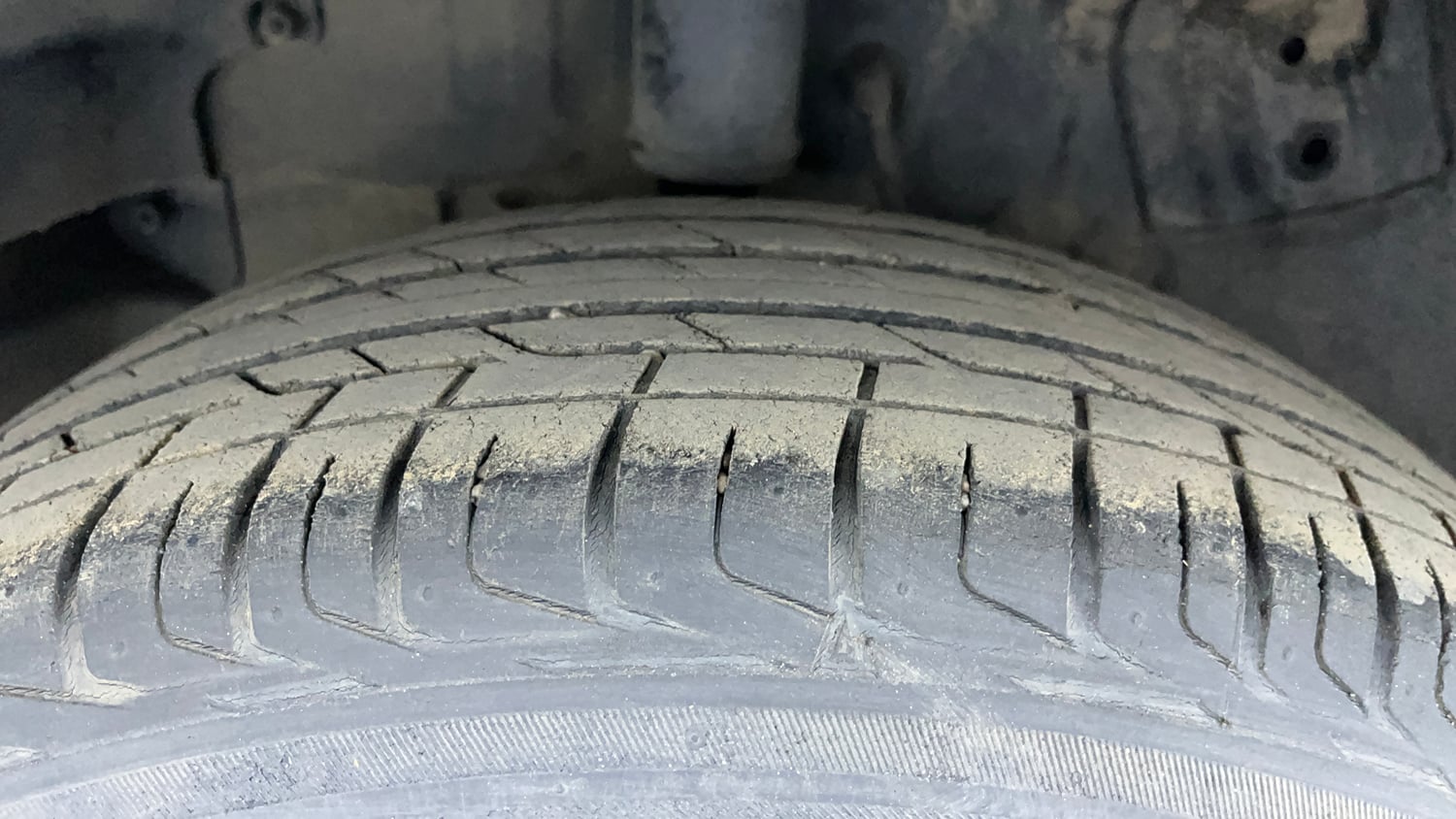 Used 2020 Tata Nexon XZA Plus (O) Petrol Automatic tyres RIGHT REAR TYRE TREAD VIEW