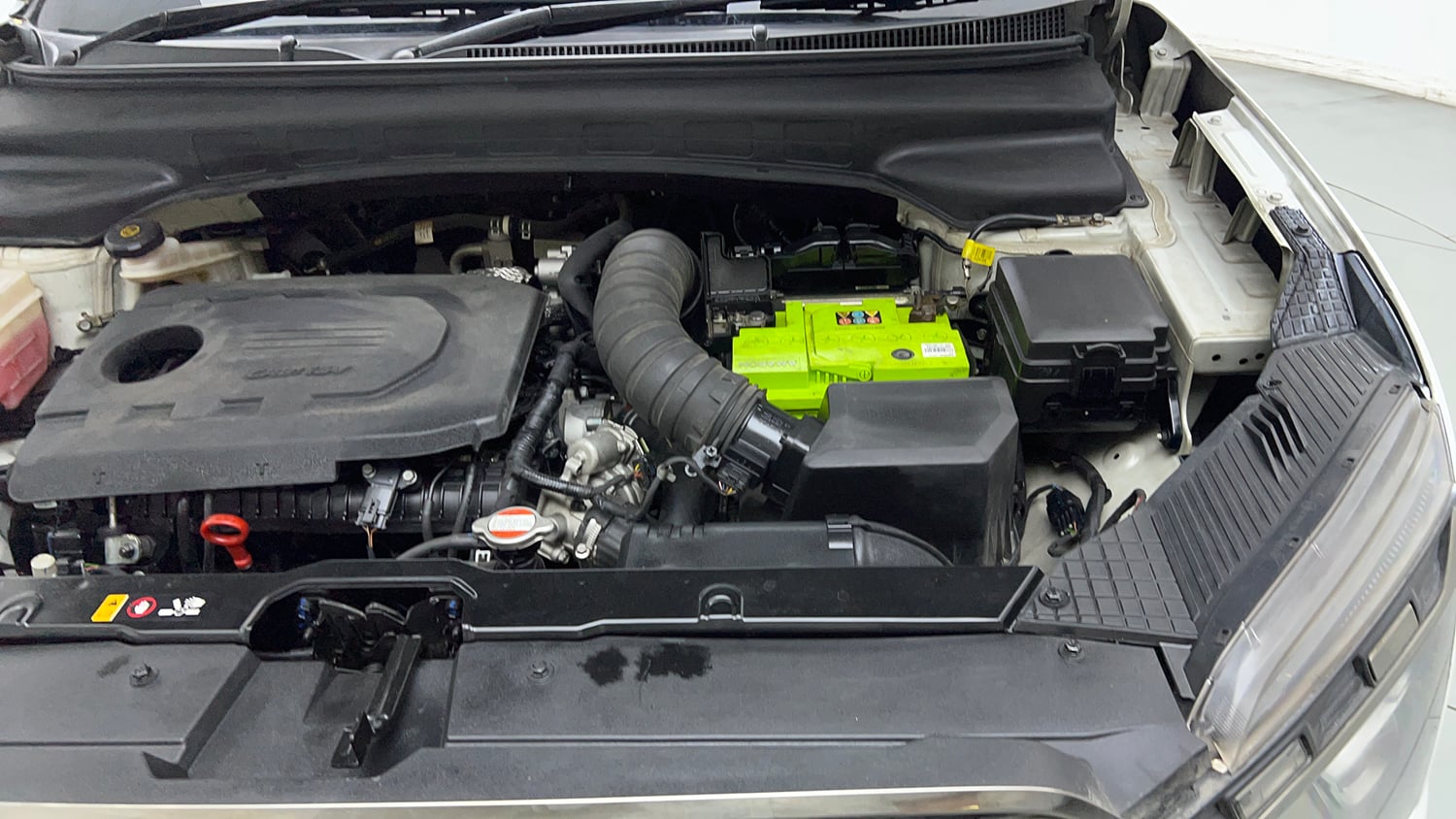 Used 2022 Hyundai Alcazar Platinum (O) 7 Seater 1.5 Diesel AT Diesel Automatic engine ENGINE LEFT SIDE VIEW