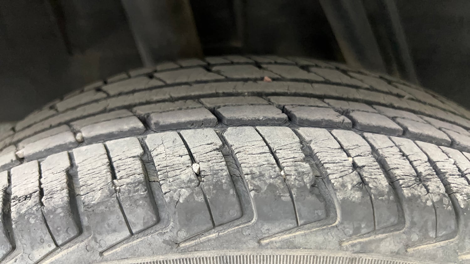Used 2016 Renault Kwid RXT Petrol Manual tyres RIGHT REAR TYRE TREAD VIEW