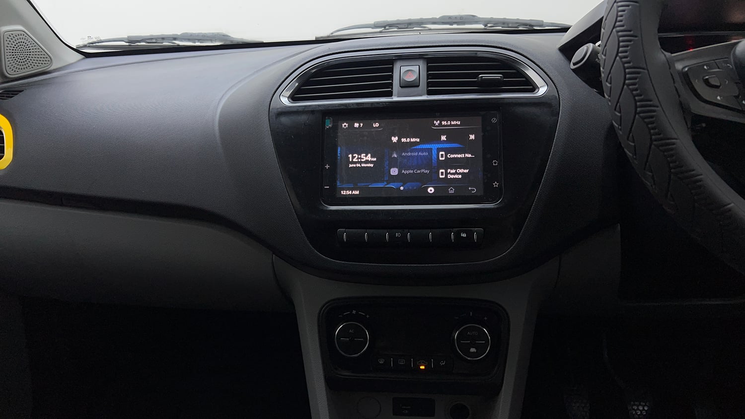 Used 2020 Tata Tiago XZ Plus Petrol Manual top_features Integrated (in-dash) music system