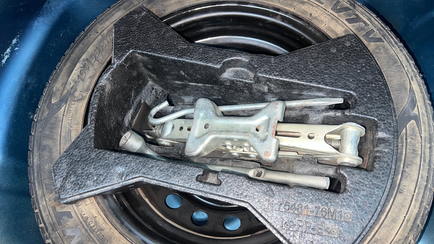 Used 2015 Maruti Suzuki Celerio VXi AMT Petrol Automatic tyres SPARE TYRE VIEW