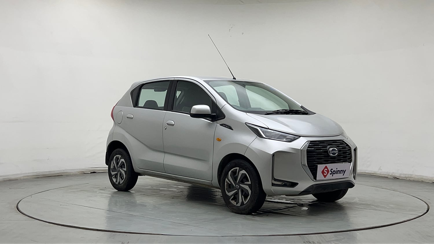 Used 2021 Datsun Redi-GO T(O) 1.0 AMT Petrol Automatic exterior RIGHT FRONT CORNER VIEW