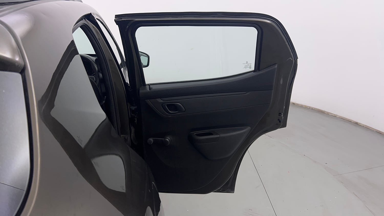 Used 2017 Renault Kwid 1.0 RXT Opt Petrol Manual interior RIGHT REAR DOOR OPEN VIEW
