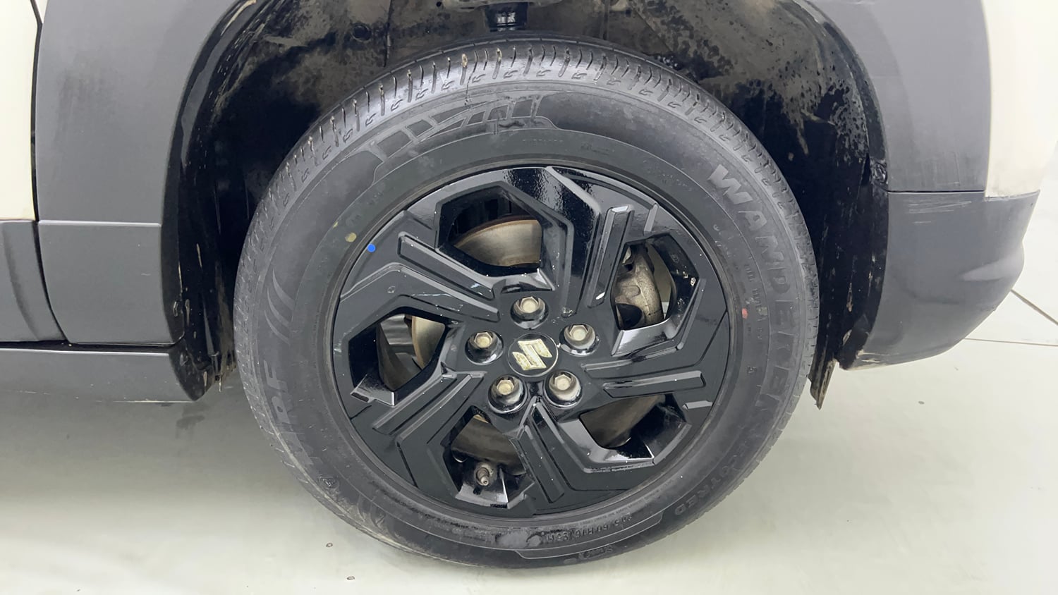 Used 2023 Maruti Suzuki Brezza ZXi Petrol Manual tyres RIGHT FRONT TYRE RIM VIEW