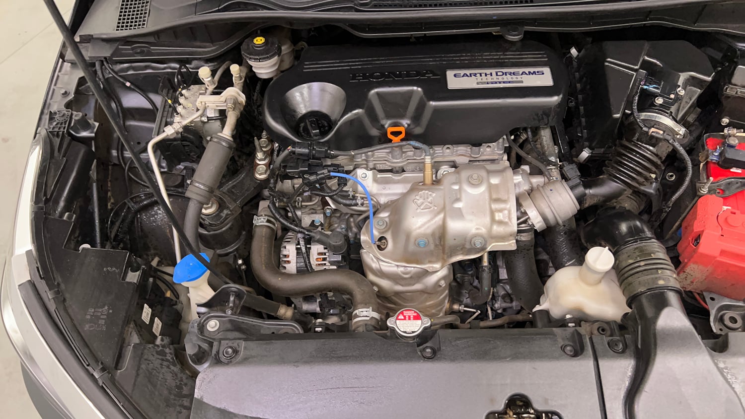Used 2022 Honda City VX Diesel Diesel Manual engine ENGINE RIGHT SIDE VIEW