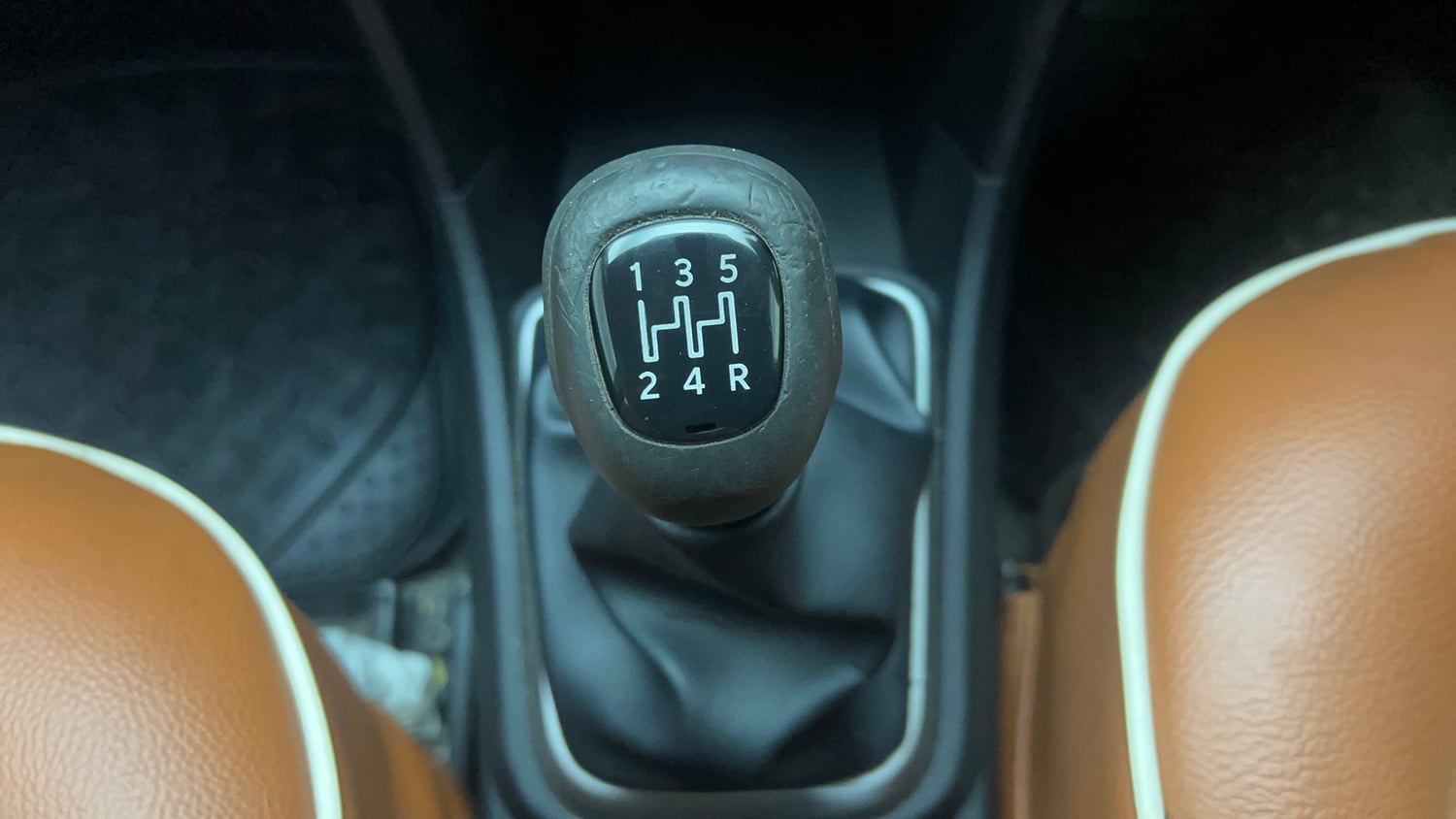 Used 2021 Tata Tiago NRG XZ MT Petrol Manual interior GEAR  KNOB VIEW