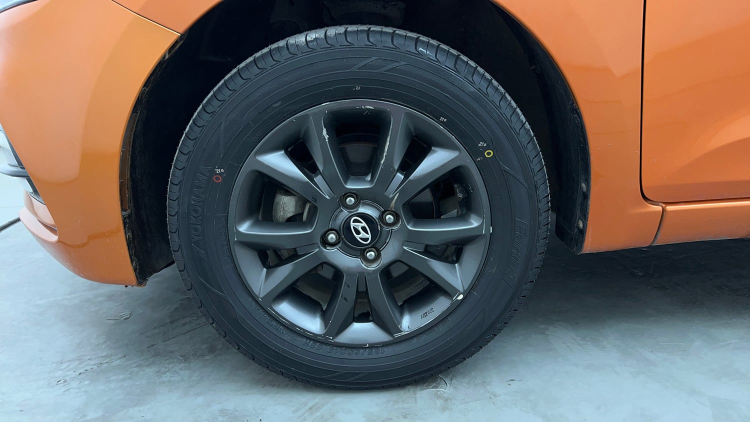 Used 2019 Hyundai Elite i20 Sportz Plus 1.2 Petrol Manual tyres LEFT FRONT TYRE RIM VIEW