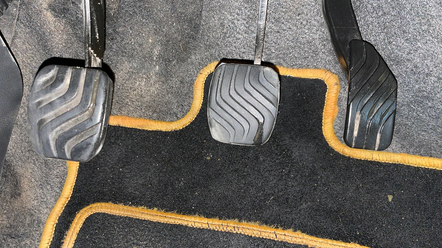 Used 2016 Renault Kwid RXT Petrol Manual interior PEDALS VIEW