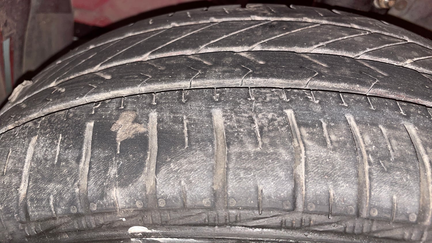 Used 2012 Ford Figo Duratorq Diesel EXI 1.4 Diesel Manual tyres LEFT FRONT TYRE TREAD VIEW