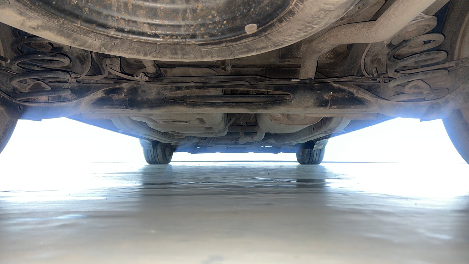 Used 2019 Mahindra Marazzo M6 7 STR Diesel Manual extra REAR UNDERBODY VIEW (TAKEN FROM REAR)