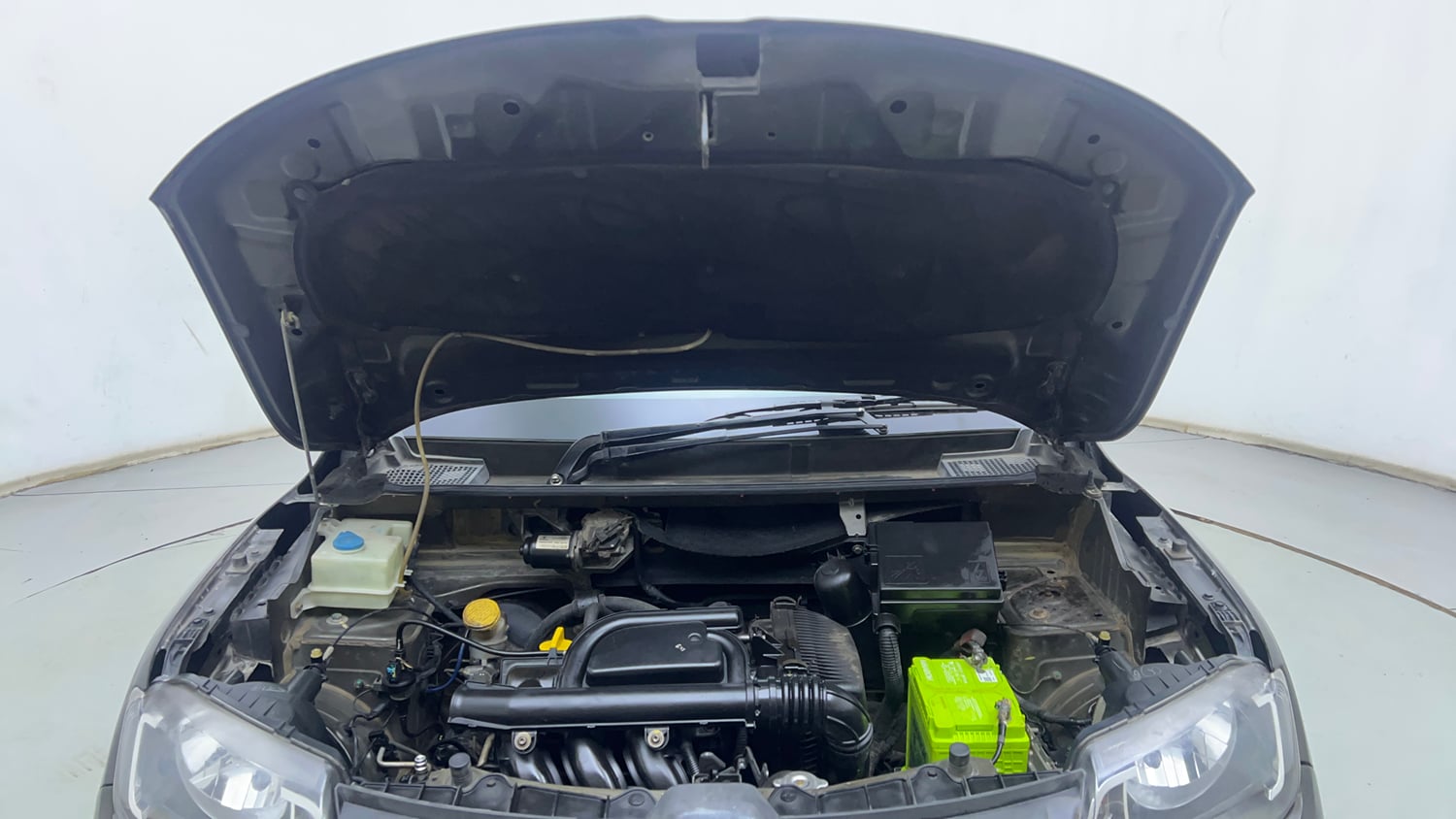 Used 2017 Renault Kwid RXL Petrol Manual engine ENGINE & BONNET OPEN FRONT VIEW