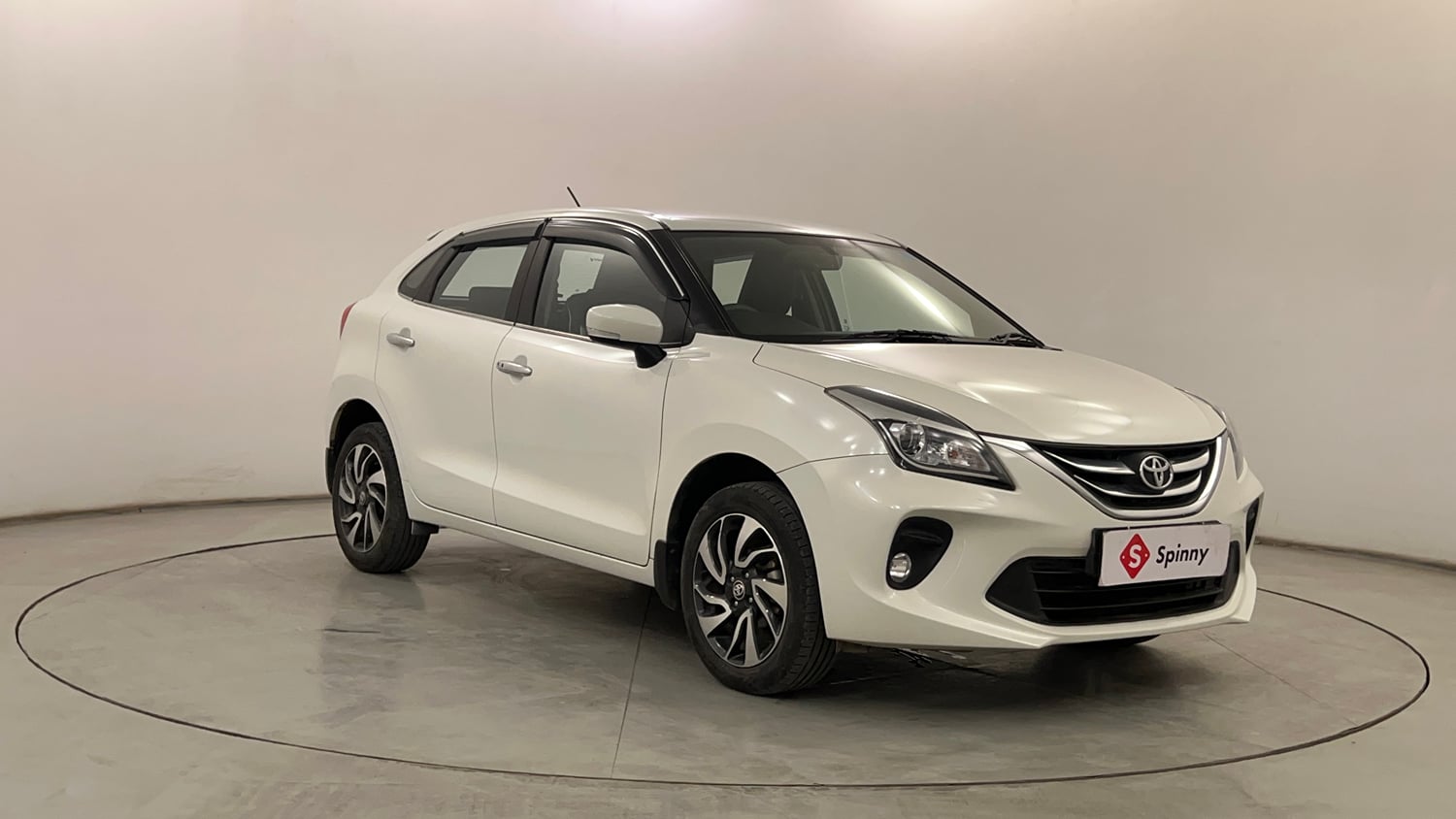Used 2021 Toyota Glanza G Petrol Manual exterior RIGHT FRONT CORNER VIEW