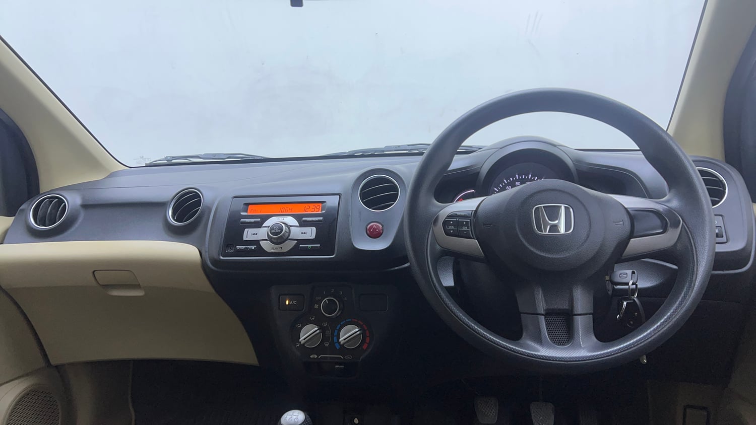 Used 2015 Honda Amaze 1.2 S i-VTEC Petrol Manual interior DASHBOARD VIEW