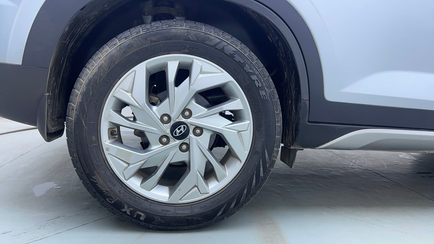 Used 2022 Hyundai Creta SX 1.5 Petrol Petrol Manual tyres RIGHT REAR TYRE RIM VIEW