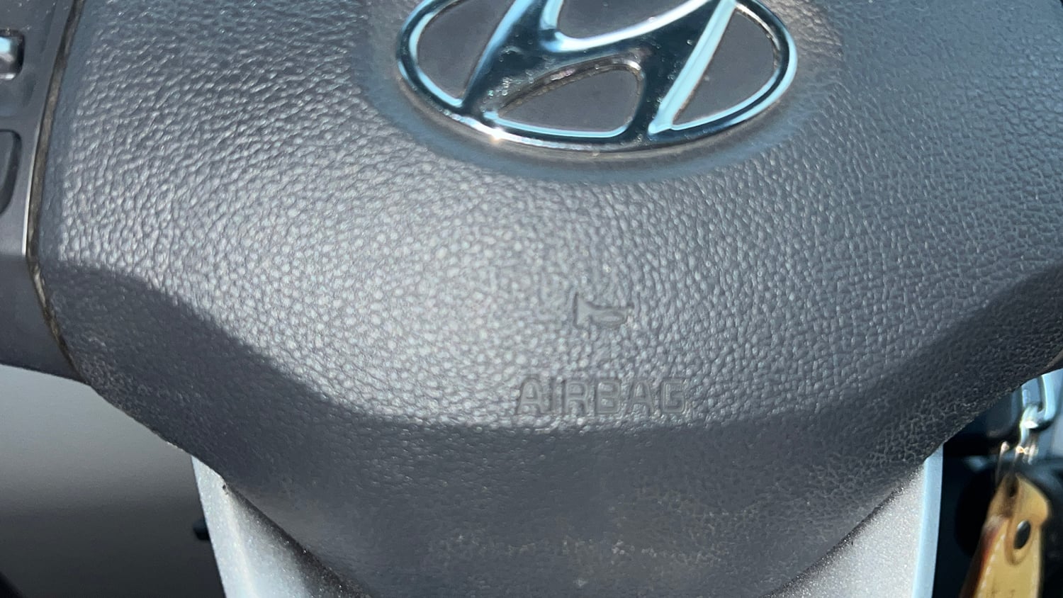 Used 2023 Hyundai Grand i10 Nios Sportz AMT 1.2 Kappa VTVT Petrol Automatic top_features Airbags