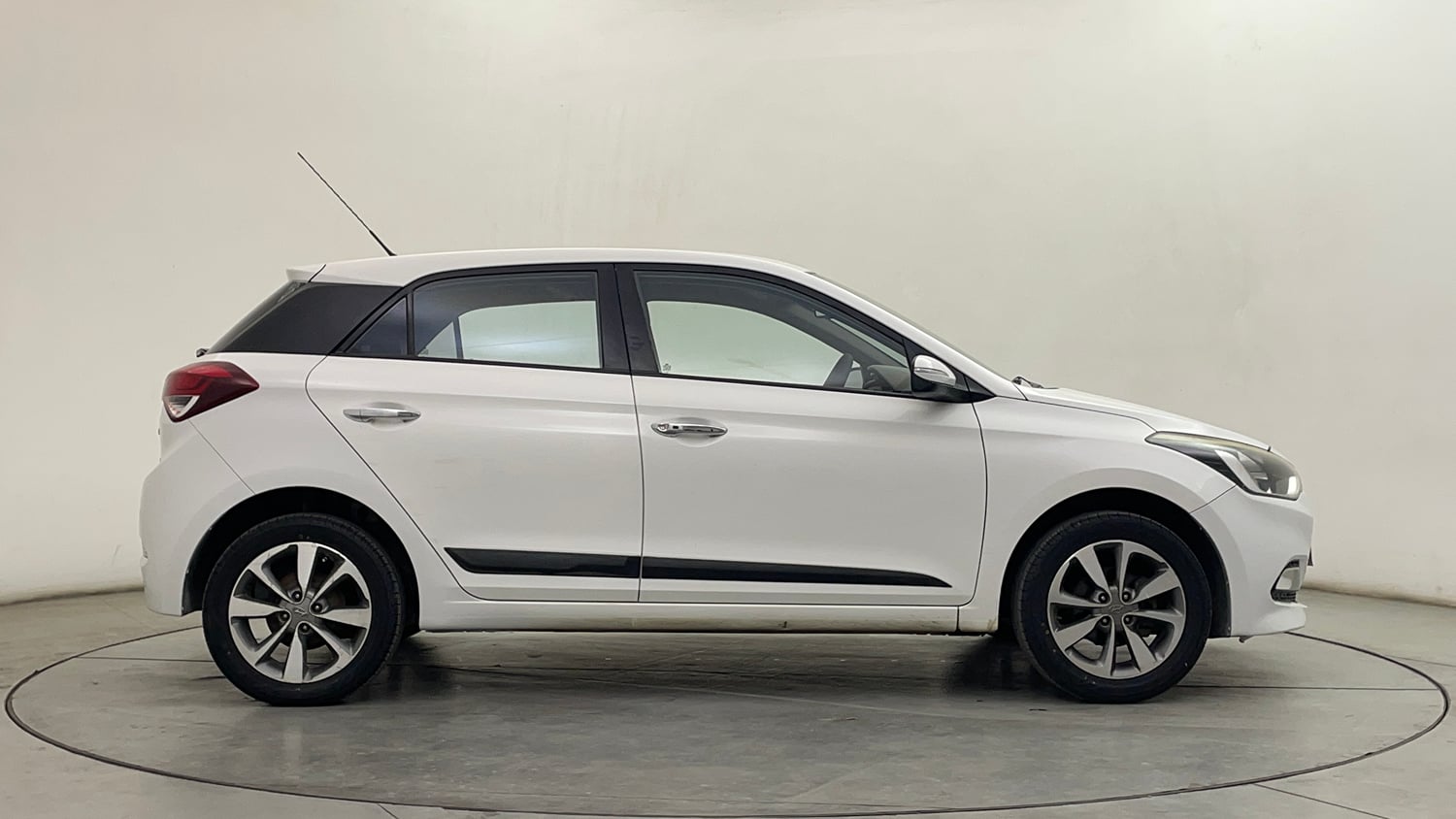 Used 2014 Hyundai Elite i20 Asta 1.2 Petrol Manual exterior RIGHT SIDE VIEW
