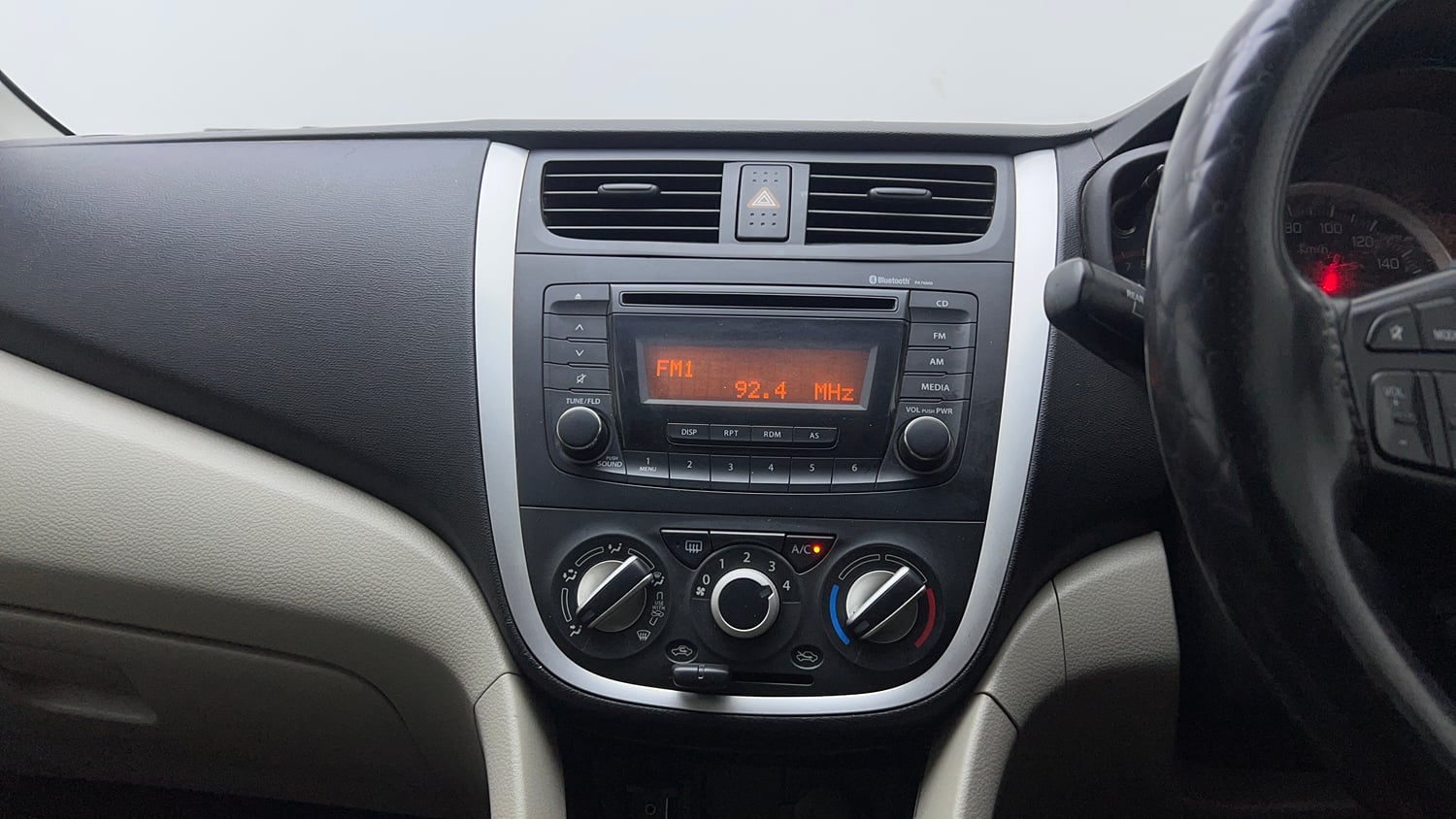 Used 2017 Maruti Suzuki Celerio ZXi AMT Petrol Automatic top_features Integrated (in-dash) music system