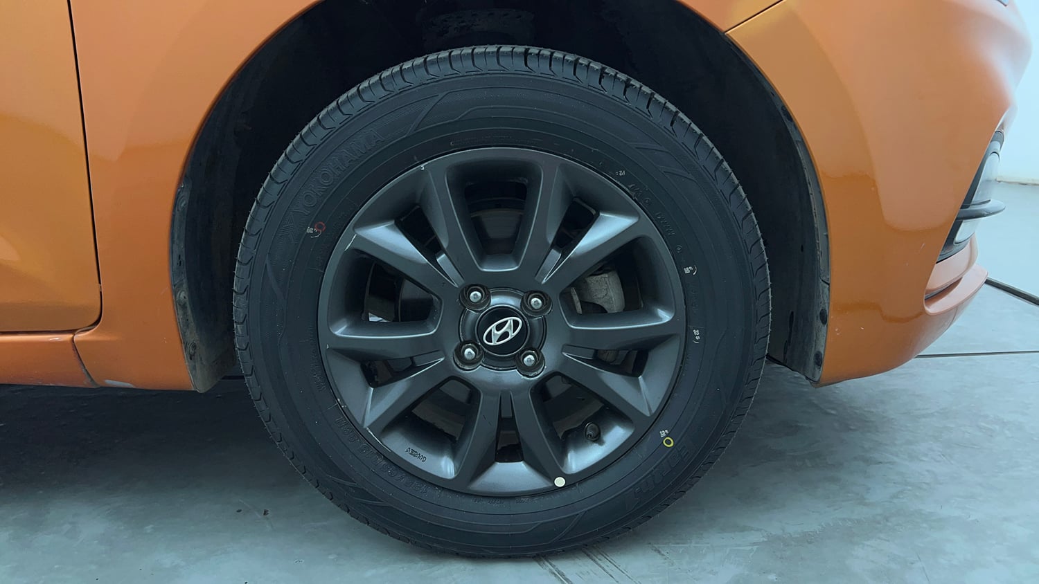 Used 2019 Hyundai Elite i20 Sportz Plus 1.2 Petrol Manual tyres RIGHT FRONT TYRE RIM VIEW