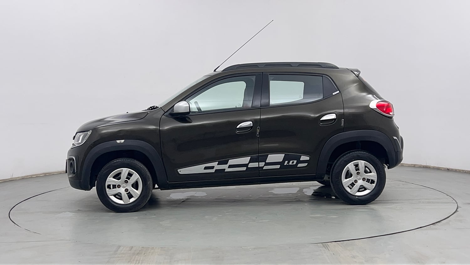 Used 2017 Renault Kwid 1.0 RXT Opt Petrol Manual exterior LEFT SIDE VIEW