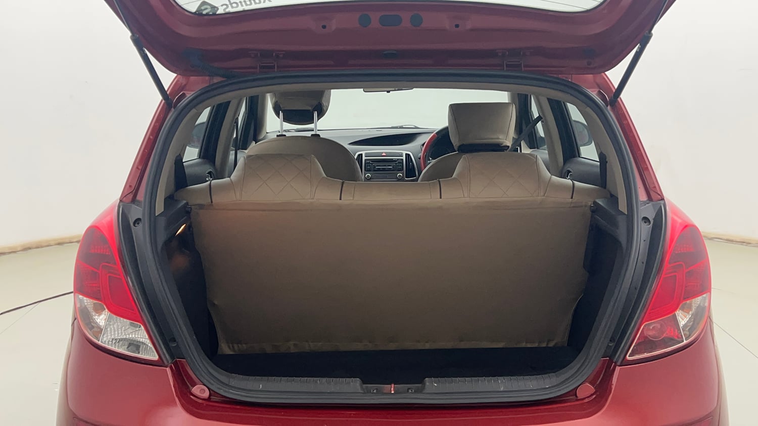Used 2013 Hyundai i20 Magna (O) 1.2 Petrol Manual interior DICKY INSIDE VIEW