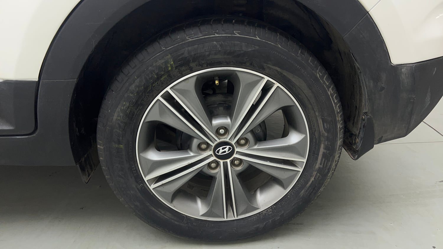 Used 2017 Hyundai Creta SX Plus 1.6 AT Petrol Petrol Automatic tyres LEFT REAR TYRE RIM VIEW