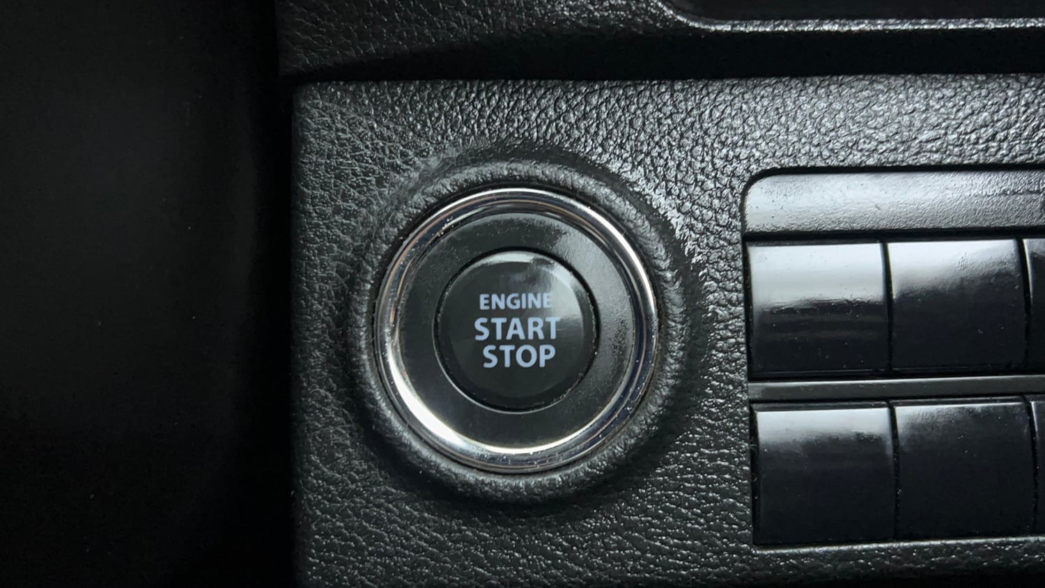 Used 2023 Maruti Suzuki Brezza ZXi Petrol Manual top_features Keyless start