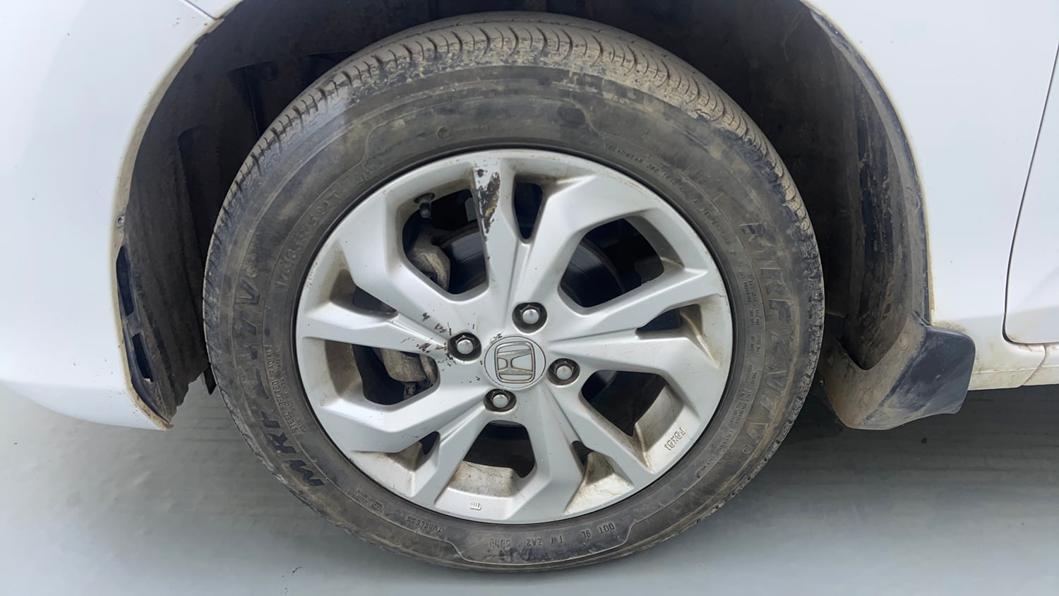 Used 2020 Honda Amaze 1.2 VX MT Petrol Petrol Manual tyres LEFT FRONT TYRE RIM VIEW