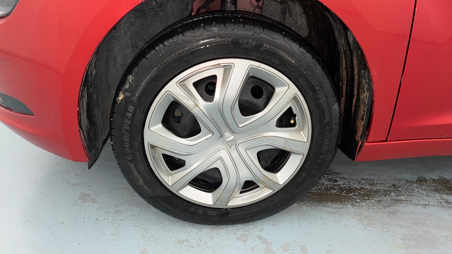 Used 2021 Maruti Suzuki Alto 800 LXi CNG Cng Manual tyres LEFT FRONT TYRE RIM VIEW