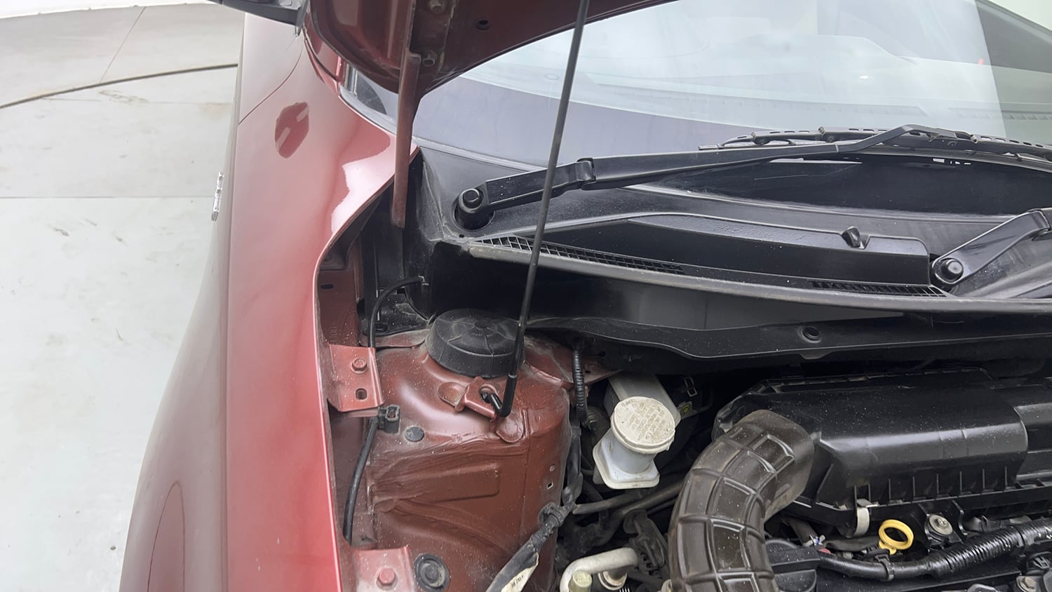 Used 2017 Maruti Suzuki Dzire ZXi Plus Petrol Manual engine ENGINE RIGHT SIDE HINGE & APRON VIEW