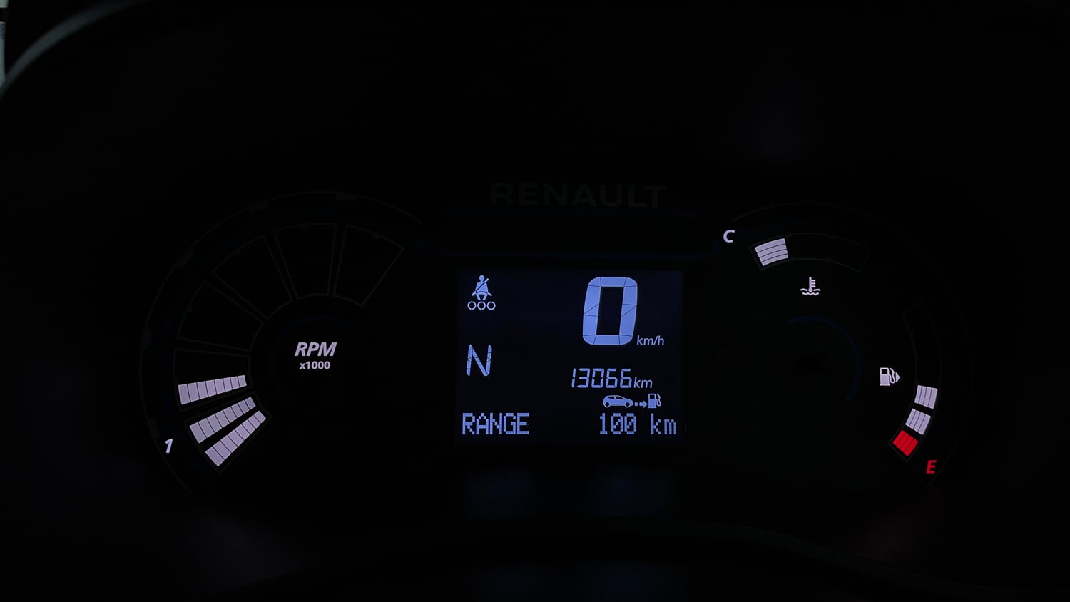 Used 2024 Renault Kwid RXT 1.0L AMT Petrol Automatic interior CLUSTERMETER VIEW
