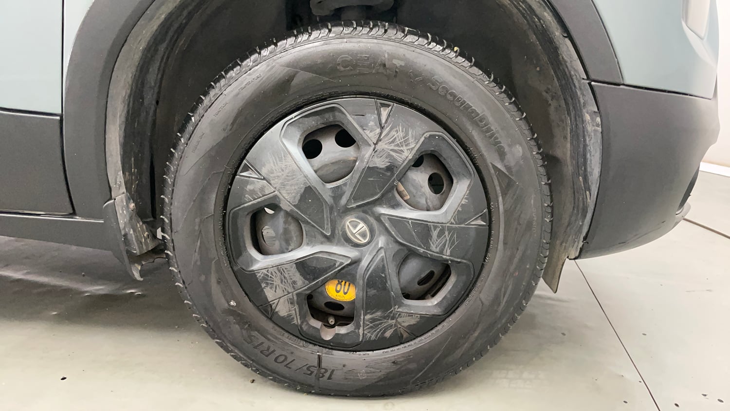 Used 2022 Tata Punch Adventure MT Petrol Manual tyres RIGHT FRONT TYRE RIM VIEW