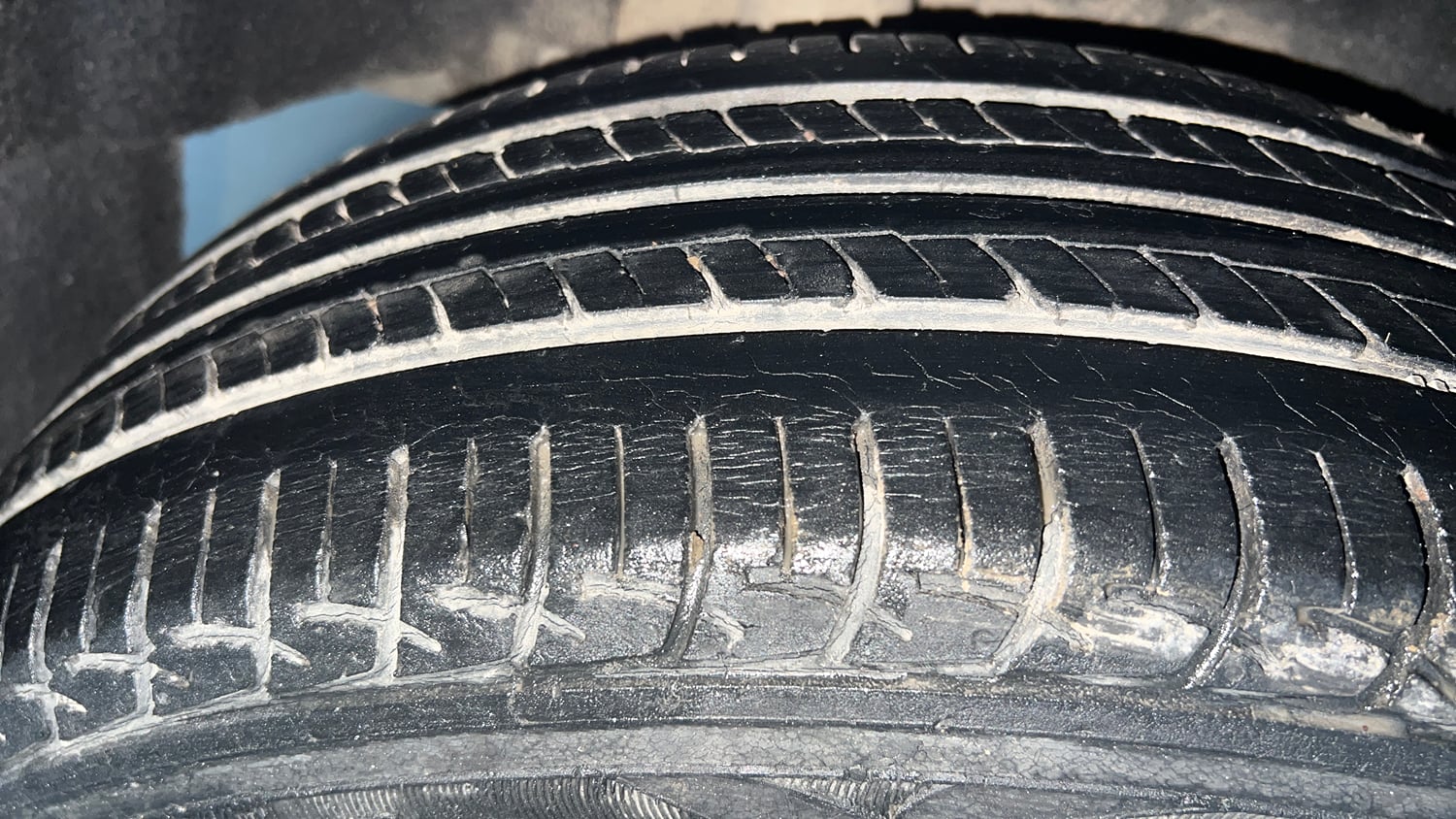 Used 2018 Maruti Suzuki Baleno Delta 1.2 Petrol Manual tyres RIGHT REAR TYRE TREAD VIEW