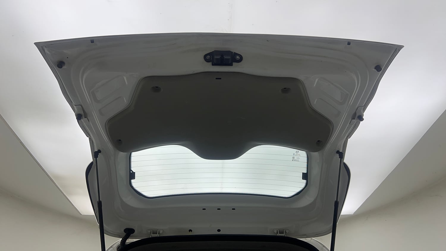 Used 2020 Renault Triber RXZ Petrol Manual interior DICKY DOOR OPEN VIEW