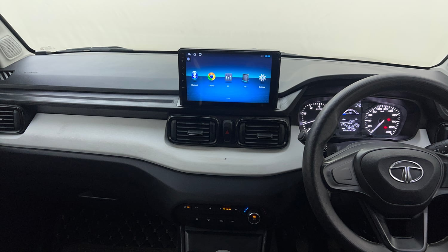 Used 2023 Tata Punch Pure MT Petrol Manual interior MUSIC SYSTEM & AC CONTROL VIEW